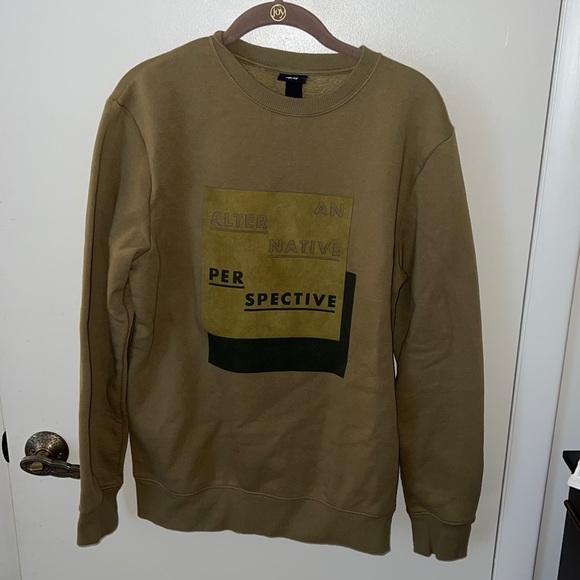 H&M Graphic Crew Neck - Picture 1 of 3